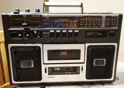 From 1977 Philips Stereo Traveler 774 / 22AR774, working good. Made in Holland.