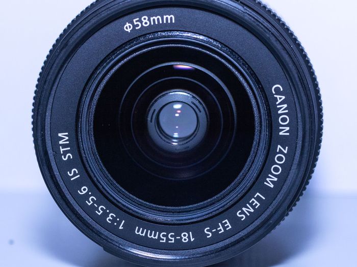 Canon EF-S 18-55mm f/3.5-5.6 IS