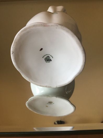 Royal Tara vase (9inch)