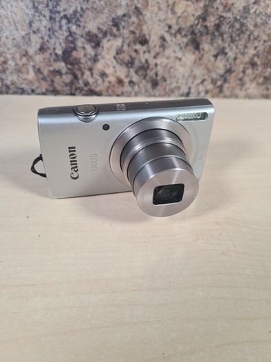 Canon Ixus 185 Digital Camera 20mp Mega Pixels Boxed With Charger And Memory Card Like New