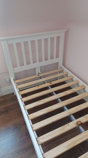 White single bed frame with or without mattress