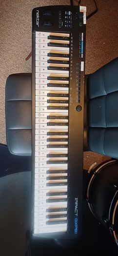 Nektar Impact GXP61 midi keyboard