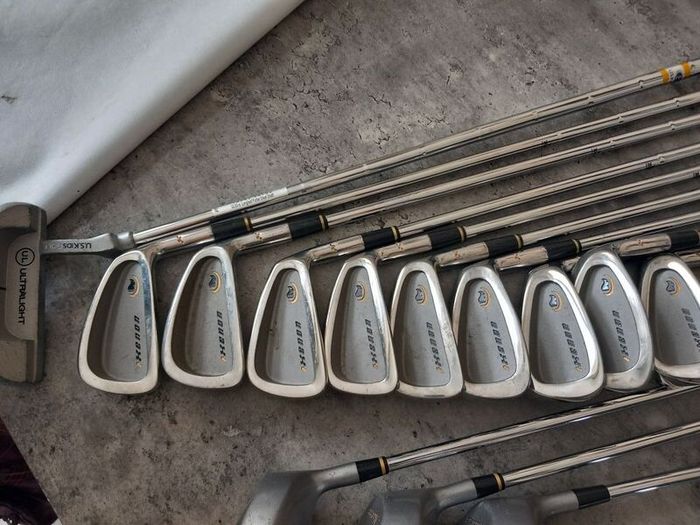 Masters Lady's golf clubs and bag.