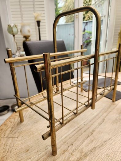 antique magasine stand
