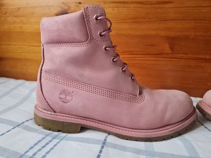 Timberland premium boots Size 7 eu 41 pink suade In excellent condition