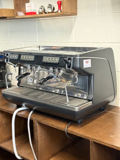 Nuova Simonelli Appia II 2 Group Commercial Coffee Espresso Machine