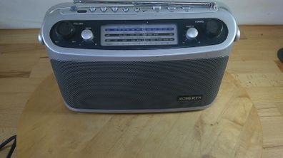 Roberts Classic 928 Vintage 3-Band Portable Radio Tested & Working