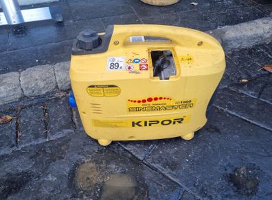 generator invertor needs petrol was working perfect