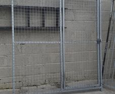Dog kennel gates