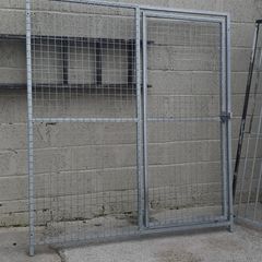 Dog kennel gates