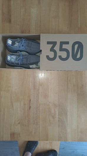 Yeezy  grey unworn size 5 kids