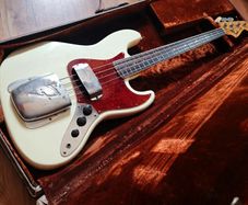 Vintage 1966 Fender Jazz Bass