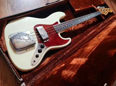 Vintage 1966 Fender Jazz Bass