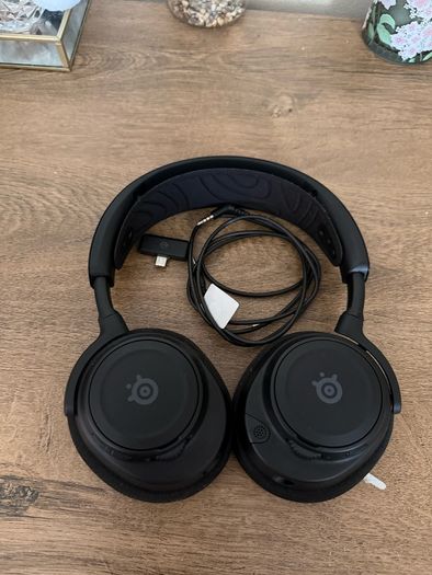 Arctic Nova 5 Wireless Headphones
