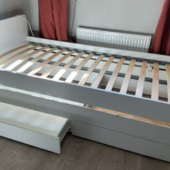 IKEA single pull out bed
