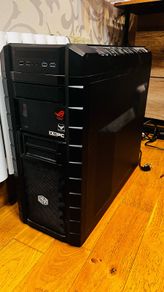 PC desktop, screen, keyboard