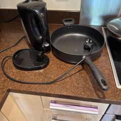 Electric Kettle and Non-stick Frying Pan