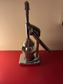 Manual hand citrus juicer Unused new