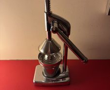 Manual hand citrus juicer Unused new