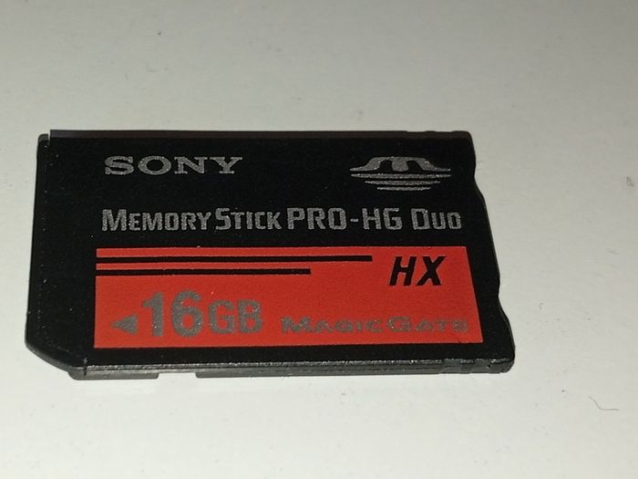 SONY Memory Stick Pro HG Duo Memory Card for Sony 16GB PSP and Cybershot Camera