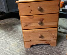Small drawer chest