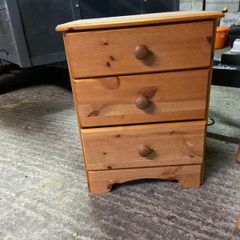 Small drawer chest