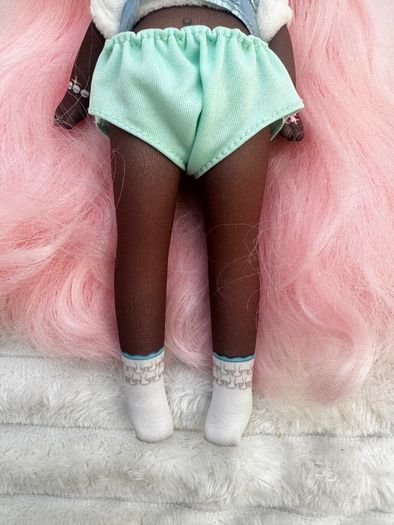 Na! Na! Na! Surprise Lila Lamb Teens Fashion Doll  aprox. 11" Used Please see photos