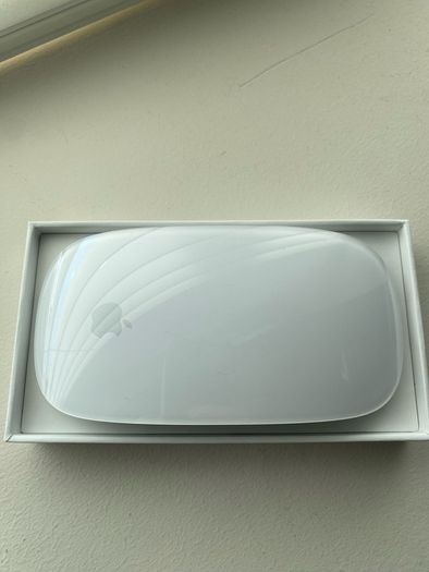 USB-C white Apple Magic Mouse (latest version) - never used - mint condition