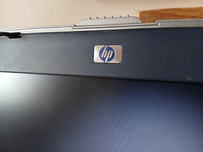 HP Pavilion ze4400 Retro XP Laptop Working