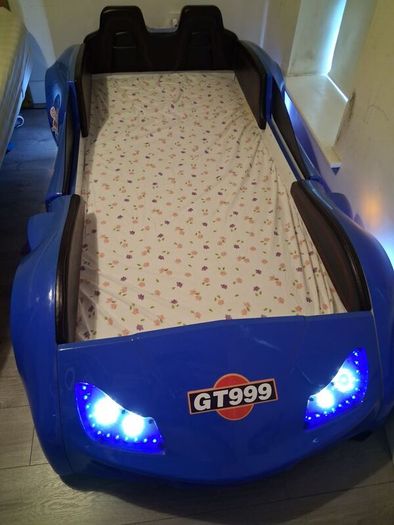 Racing car bed
