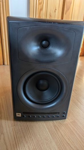 JBL LSR4326P Studio Speakers