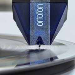 Ortofon Blue stylus and cartridge with extra Red stylus