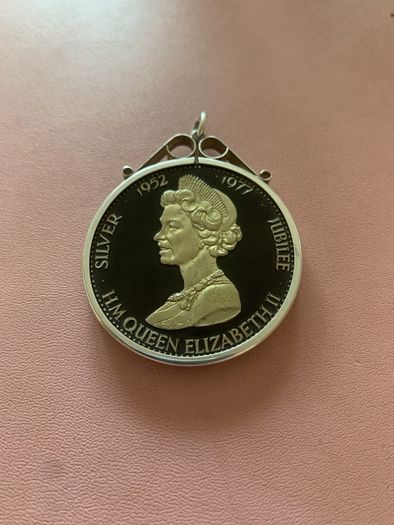 Silver Crown Coin Mount
