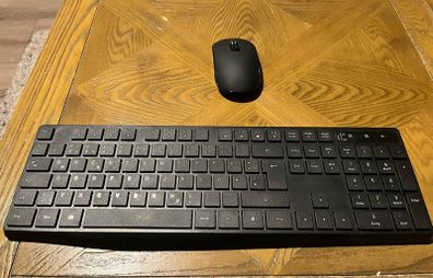 wireless keyboard and mouse with German layout, Dun Laoghaire