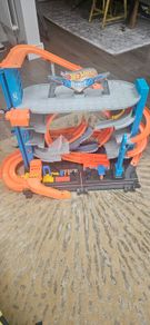 Hot wheels garage