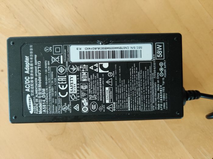 Samsung charger AC/DC adapter charger 14v 4.143A