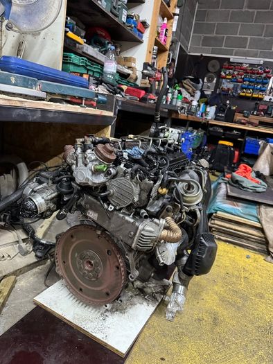 Volvo 2.4 Diesel BiTurbo engine (damaged) D5244T10