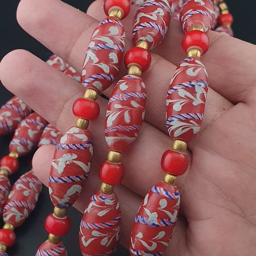 Antique Venetian Style Feather Desgin & Venetian Red WhiteHeart Glass Beads Necklace