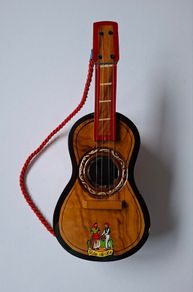 Rare Vintage Musical Jewellery Box (Olive Wood)