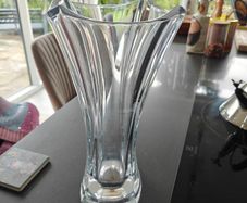 Stunning glass vase