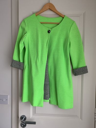 Lovely jacket size uni(6-10) like new