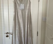 Designer brand Maxmara pale champagne colour satin like sleeveless dress BRAND NEW