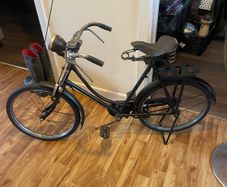 Vintage childs high nelly black bike