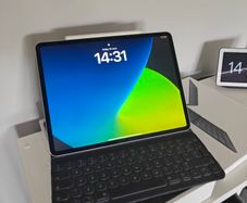 iPad Pro 12.9 3rd Generation 256 GB + Apple Pencil + Keyboard