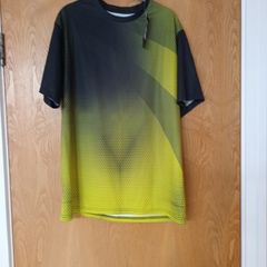 Dunnes  Stores  Quick Dry Performance  Sports Top.  S. Large.  B.N.W.T