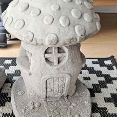 Concrete mushroom fair house 38cm tall