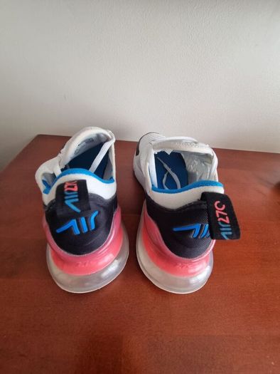 Nike 270s runners