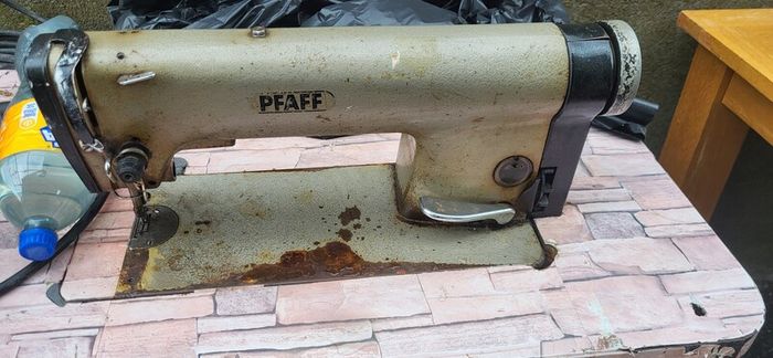 sewing machine
