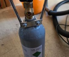 Aquarium CO2 canister 2Kg half full