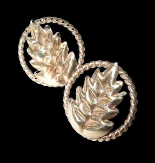 Vintage Hallmarked 18ct Gold Leaf Stud Earrings